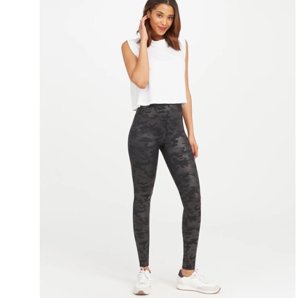 Spanx Faux Leather Camo Leggings Matte Black Camo Small P640